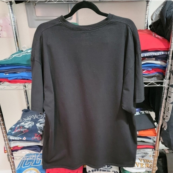 Oakland Raiders Mens size 2XL Vintage Black Raider Embroidered Letting tshirt - Picture 3 of 3